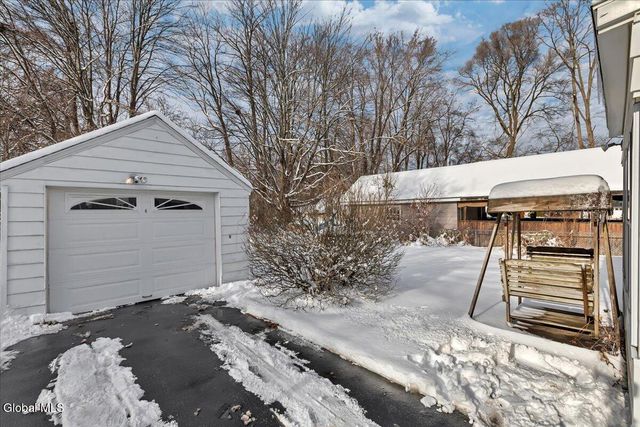 1034 Wallace Avenue, Rotterdam, NY 12306