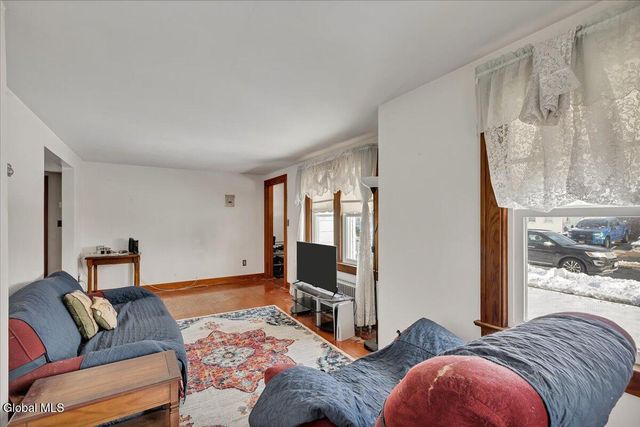 1034 Wallace Avenue, Rotterdam, NY 12306