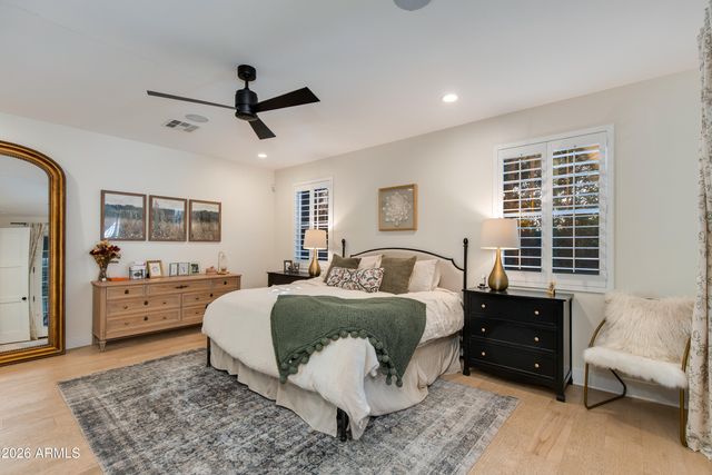 3247 E SELLS Drive, Phoenix, AZ 85018