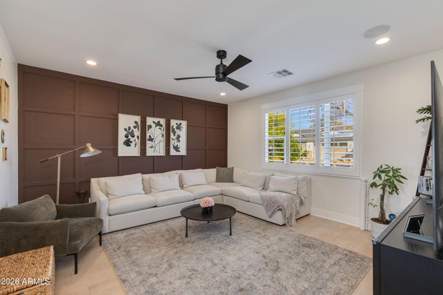 3247 E SELLS Drive, Phoenix, AZ 85018