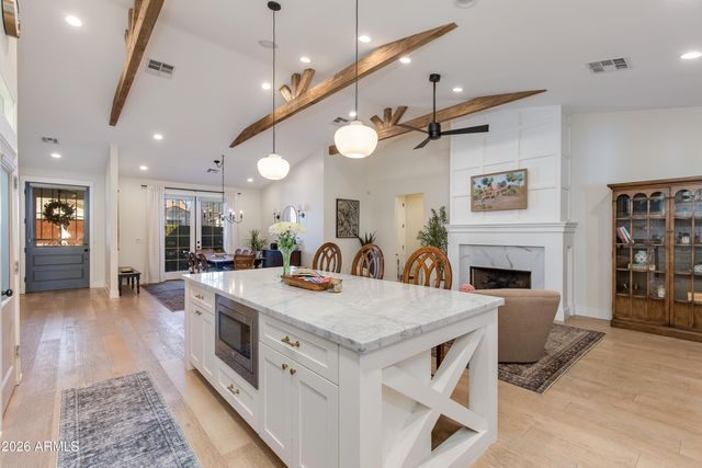 3247 E SELLS Drive, Phoenix, AZ 85018