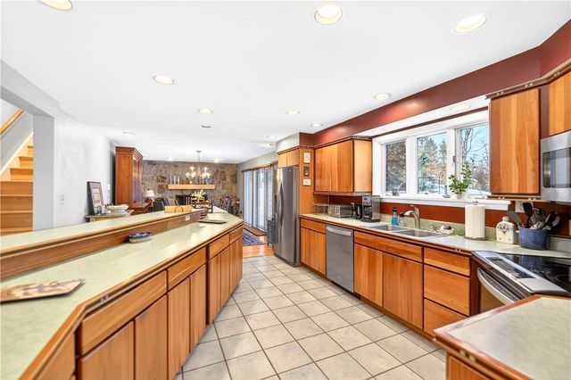 1738 Snowfield Drive, Hidden Valley, PA 15502