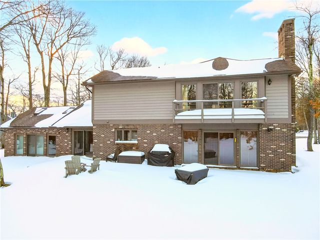 1738 Snowfield Drive, Hidden Valley, PA 15502
