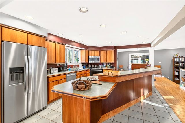 1738 Snowfield Drive, Hidden Valley, PA 15502