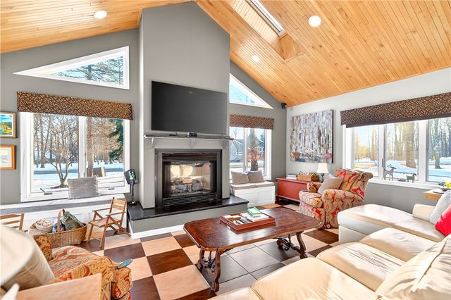 1738 Snowfield Drive, Hidden Valley, PA 15502