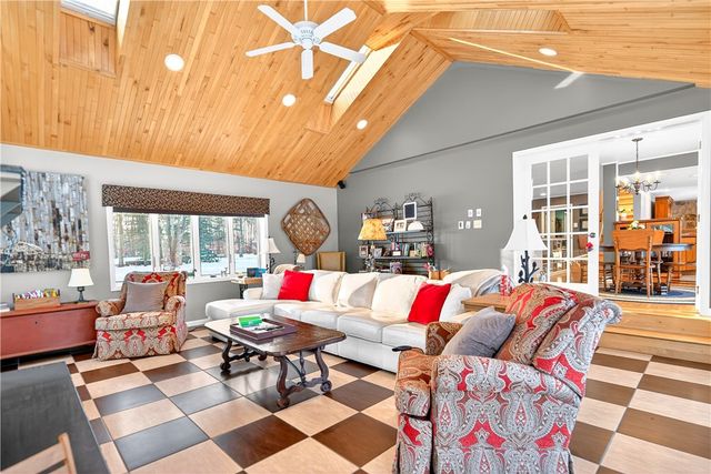 1738 Snowfield Drive, Hidden Valley, PA 15502