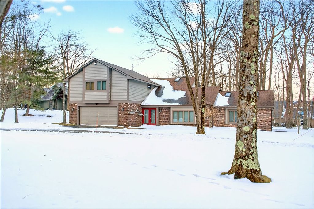 1738 Snowfield Drive, Hidden Valley, PA 15502