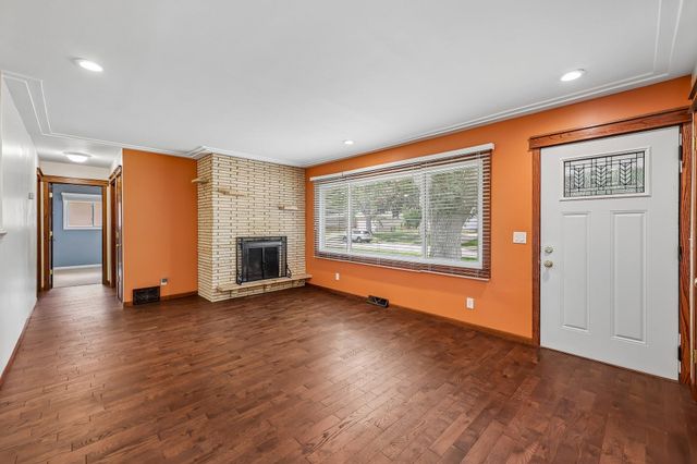 5518 Regent Avenue N, Crystal, MN 55429