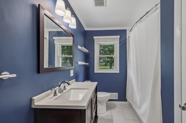 5518 Regent Avenue N, Crystal, MN 55429