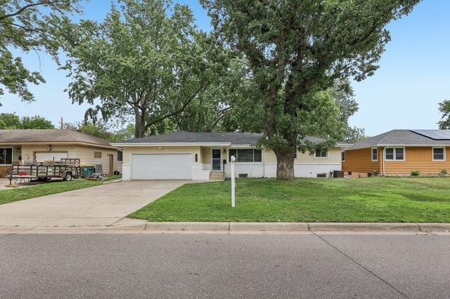 5518 Regent Avenue N, Crystal, MN 55429