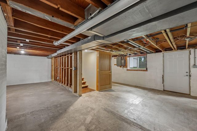 5518 Regent Avenue N, Crystal, MN 55429