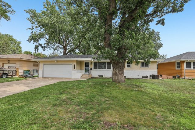 5518 Regent Avenue N, Crystal, MN 55429