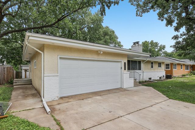 5518 Regent Avenue N, Crystal, MN 55429