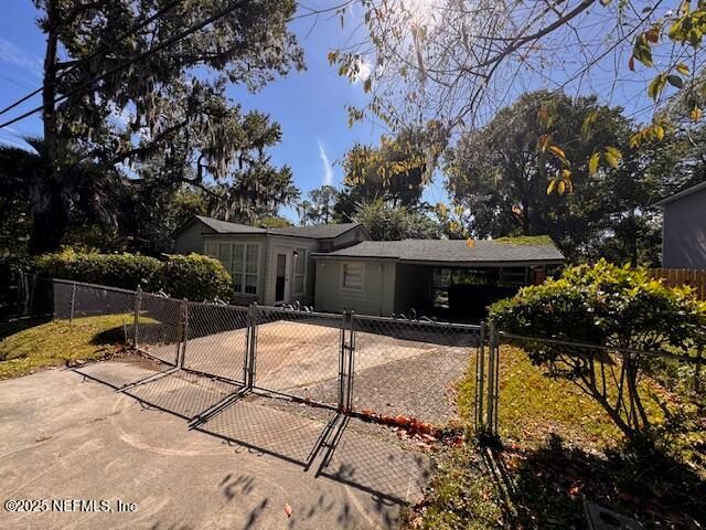 2520 LARSEN Road, Jacksonville, FL 32207