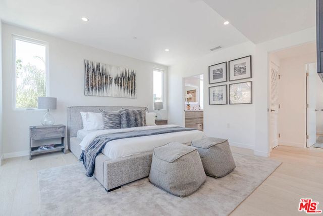 1214 N Sycamore Avenue, Los Angeles, CA 90038