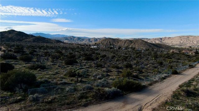 56007 Golden Bee, Yucca Valley, CA 92284