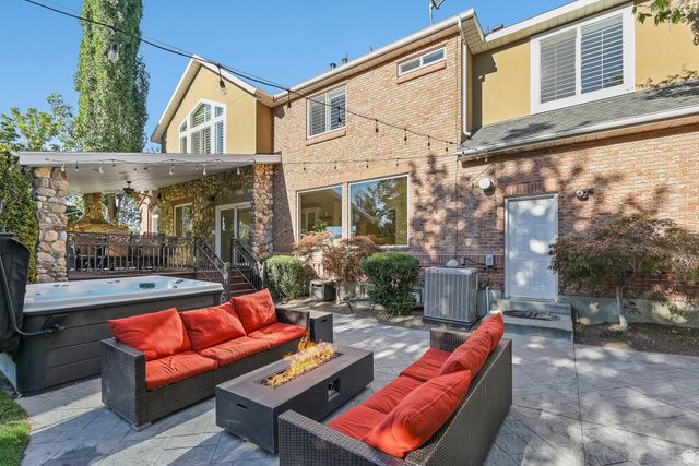 10664 S TRAILRIDGE CIR, Sandy, UT 84092