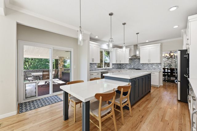 10664 S TRAILRIDGE CIR, Sandy, UT 84092