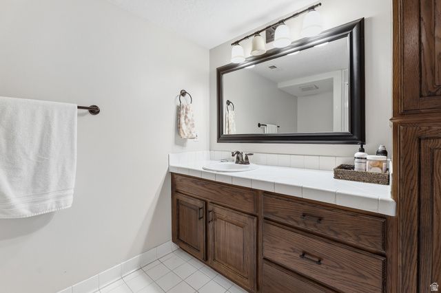 10664 S TRAILRIDGE CIR, Sandy, UT 84092