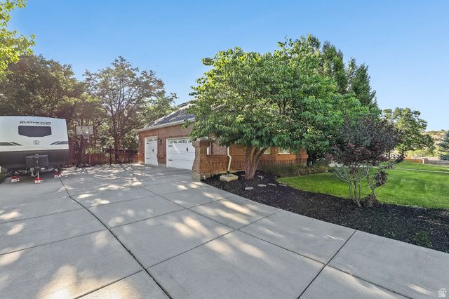 10664 S TRAILRIDGE CIR, Sandy, UT 84092