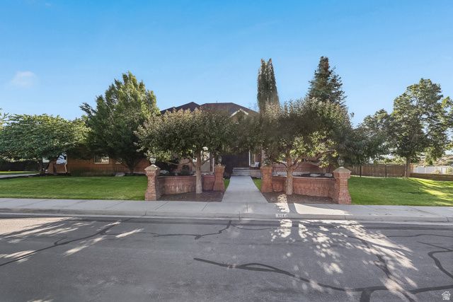 10664 S TRAILRIDGE CIR, Sandy, UT 84092