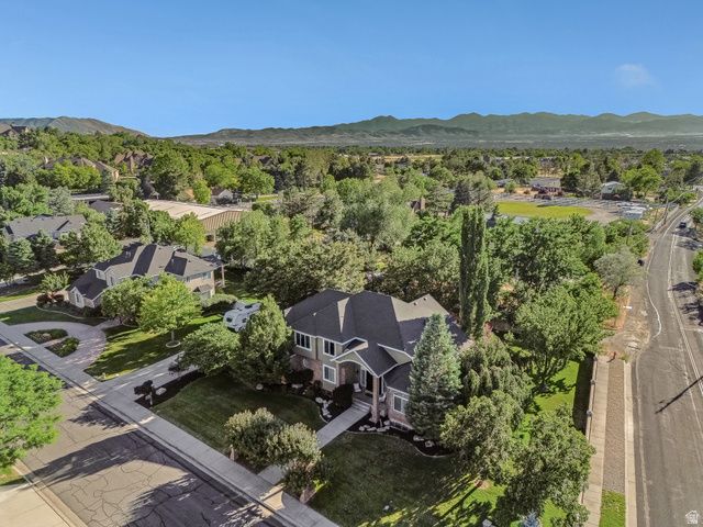 10664 S TRAILRIDGE CIR, Sandy, UT 84092