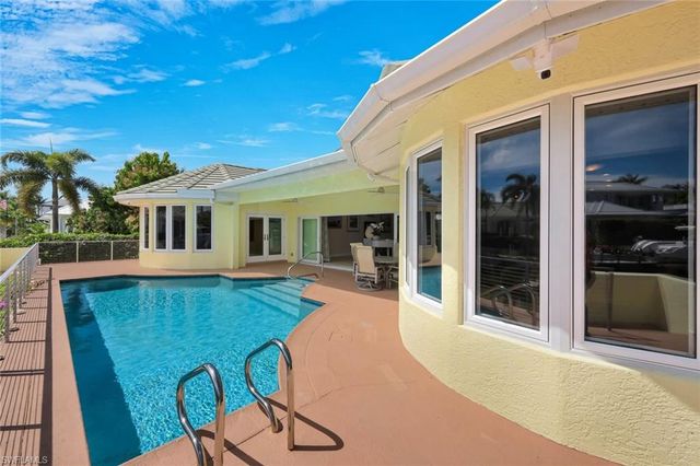 2147 Snook DR, Naples, FL 34102