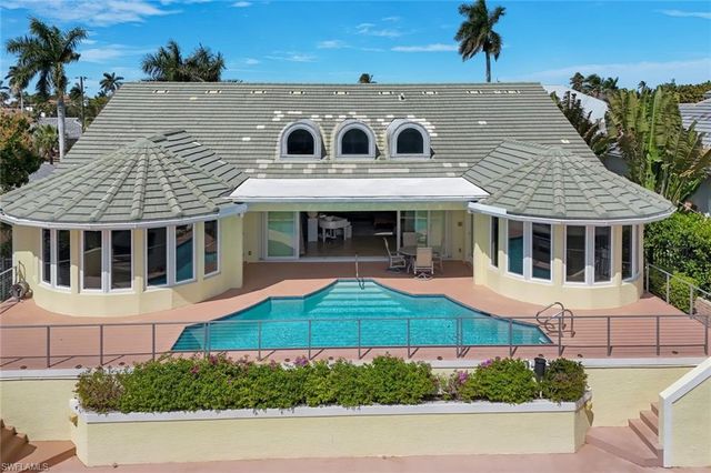 2147 Snook DR, Naples, FL 34102