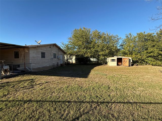 1381 Hillcrest Drive, Graham, TX 76450