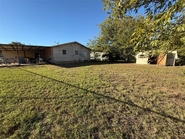 1381 Hillcrest Drive, Graham, TX 76450
