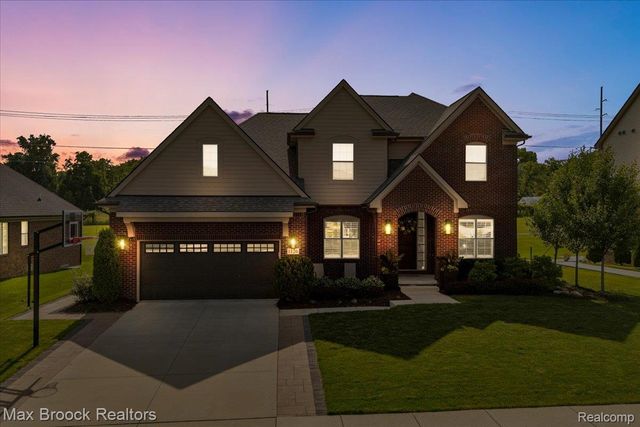 1126 Queensboro Drive, Rochester Hills, MI 48307