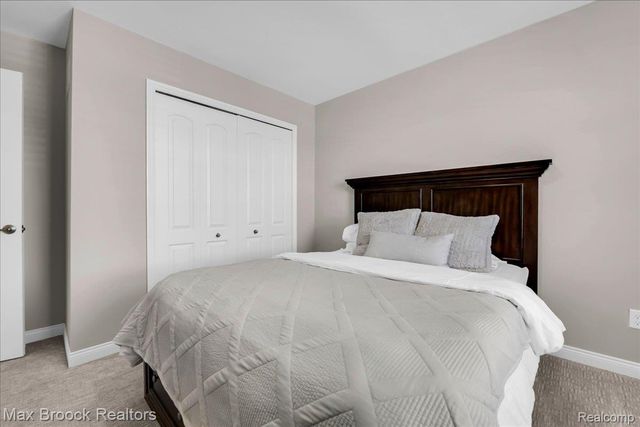 1126 Queensboro Drive, Rochester Hills, MI 48307