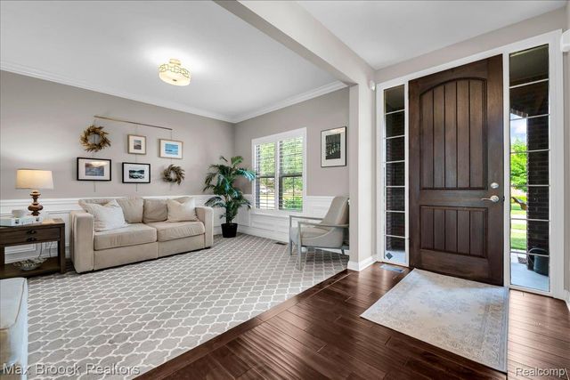 1126 Queensboro Drive, Rochester Hills, MI 48307
