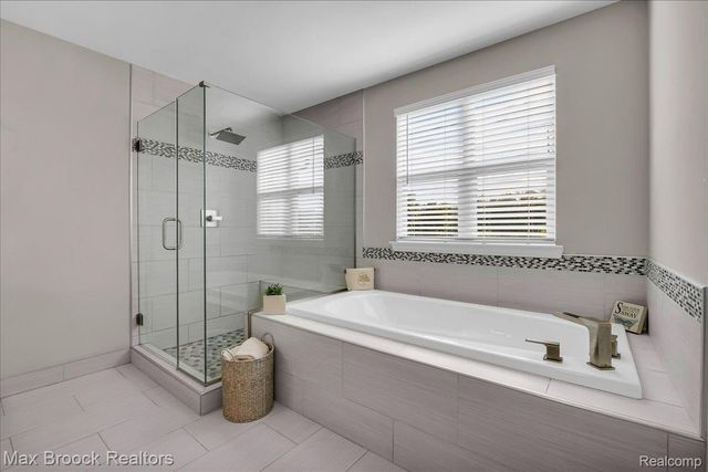 1126 Queensboro Drive, Rochester Hills, MI 48307