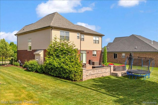 1126 Queensboro Drive, Rochester Hills, MI 48307