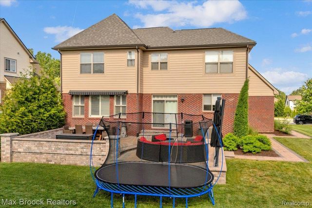1126 Queensboro Drive, Rochester Hills, MI 48307