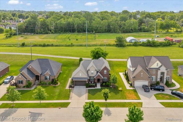 1126 Queensboro Drive, Rochester Hills, MI 48307