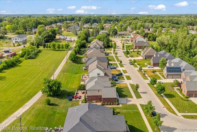 1126 Queensboro Drive, Rochester Hills, MI 48307