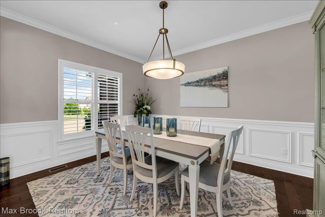 1126 Queensboro Drive, Rochester Hills, MI 48307