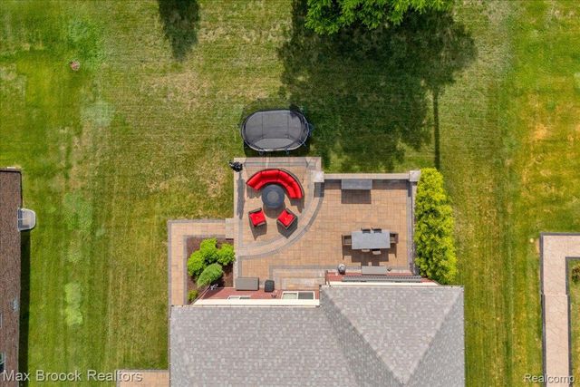1126 Queensboro Drive, Rochester Hills, MI 48307