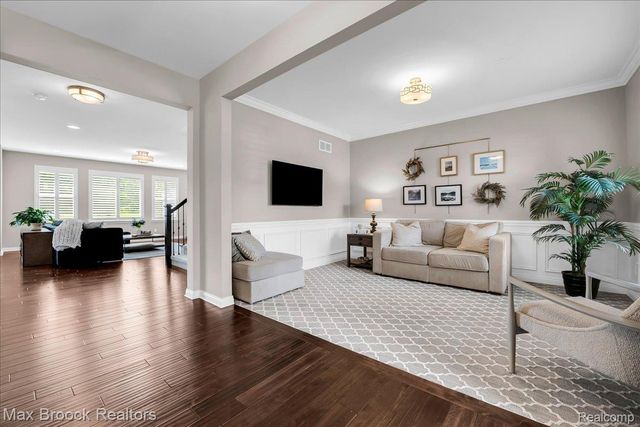 1126 Queensboro Drive, Rochester Hills, MI 48307