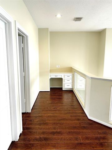 807 Kipp Avenue A, Kemah, TX 77565