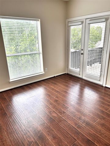 807 Kipp Avenue A, Kemah, TX 77565