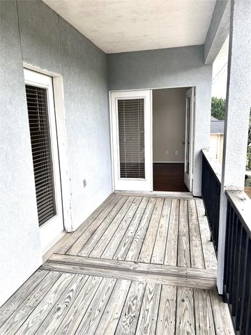 807 Kipp Avenue A, Kemah, TX 77565