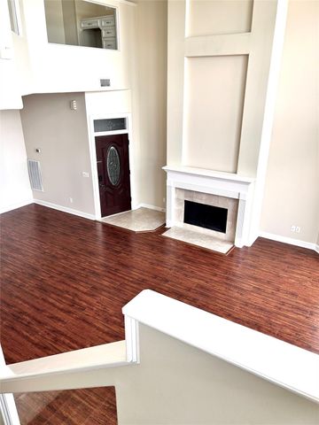 807 Kipp Avenue A, Kemah, TX 77565