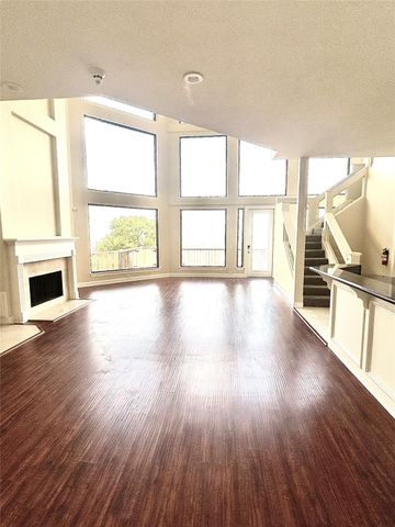 807 Kipp Avenue A, Kemah, TX 77565