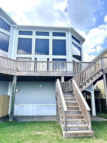 807 Kipp Avenue A, Kemah, TX 77565