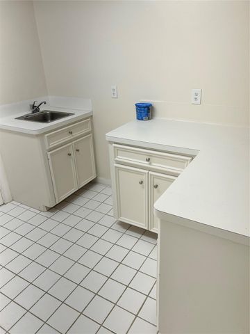 807 Kipp Avenue A, Kemah, TX 77565