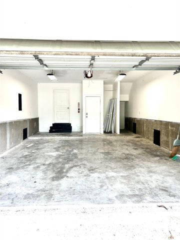 807 Kipp Avenue A, Kemah, TX 77565