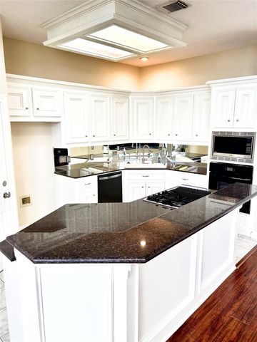 807 Kipp Avenue A, Kemah, TX 77565